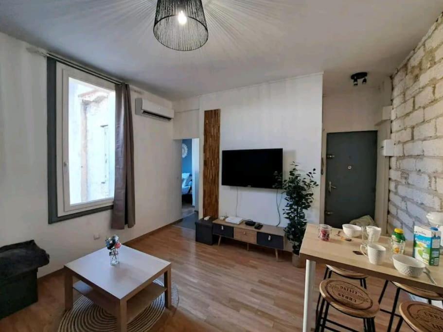 Logement Cosy Pour 4, Wifi, Centre Ville Montpellier Exterior foto